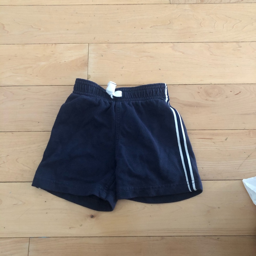 ⭐️Blue Carter’s shorts⭐️